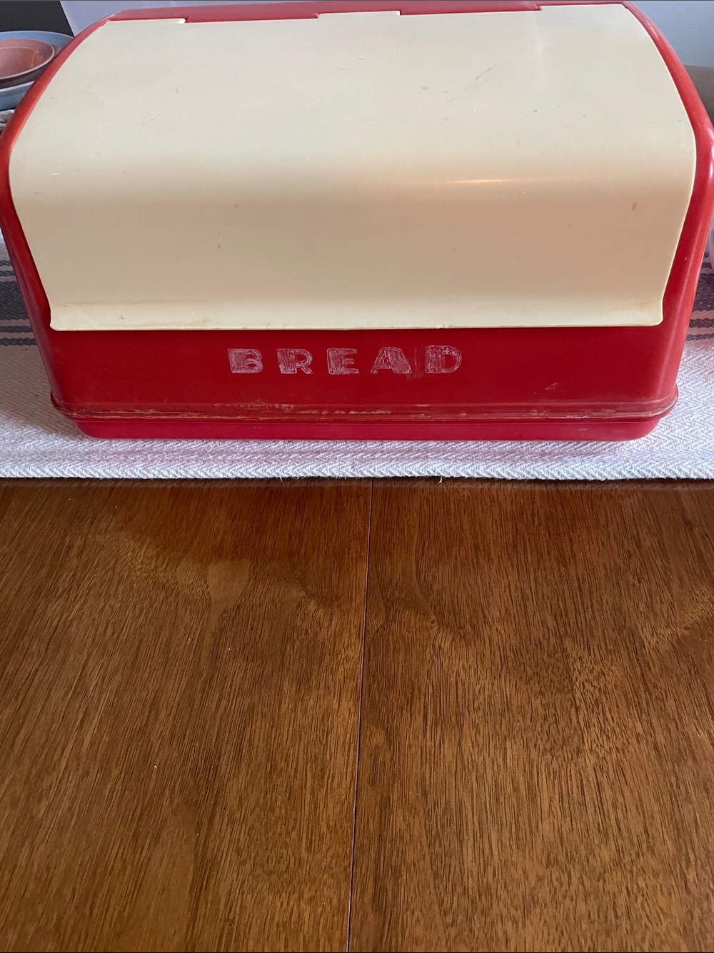 LUSTRO-WARE No. B-20 Plastic Vintage Retro BREAD Box Red/Cream Hinge Lid GUC - Picture 2 of 11